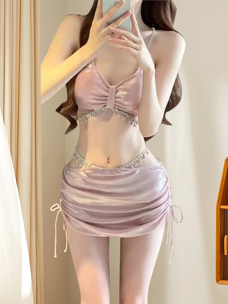 OIINAA สามชิ้นชุดว่ายน้ําผู้หญิง Halter ชุดบิกินี่สีชมพูเพชร Beachwear ฤดูร้อน 2025 เอวสูง Drawstring Wrap กระโปรง