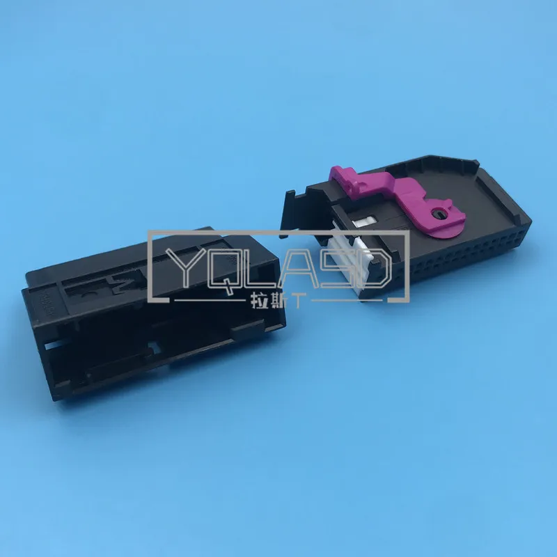 1 Set 32 Way Auto Central Control Instrument Electrical Wiring Harness Connector AC Assembly 1719057-3 2050723-3 Car Socket