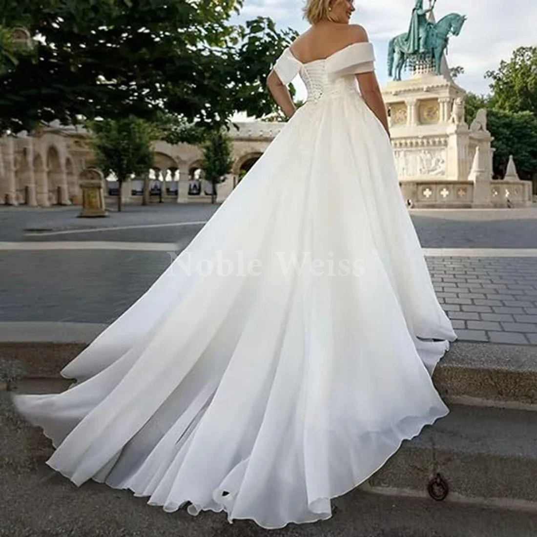 الحبيب سطر الأورجانزا قطار فرشاة فستان الزفاف يزين ثوب الزفاف