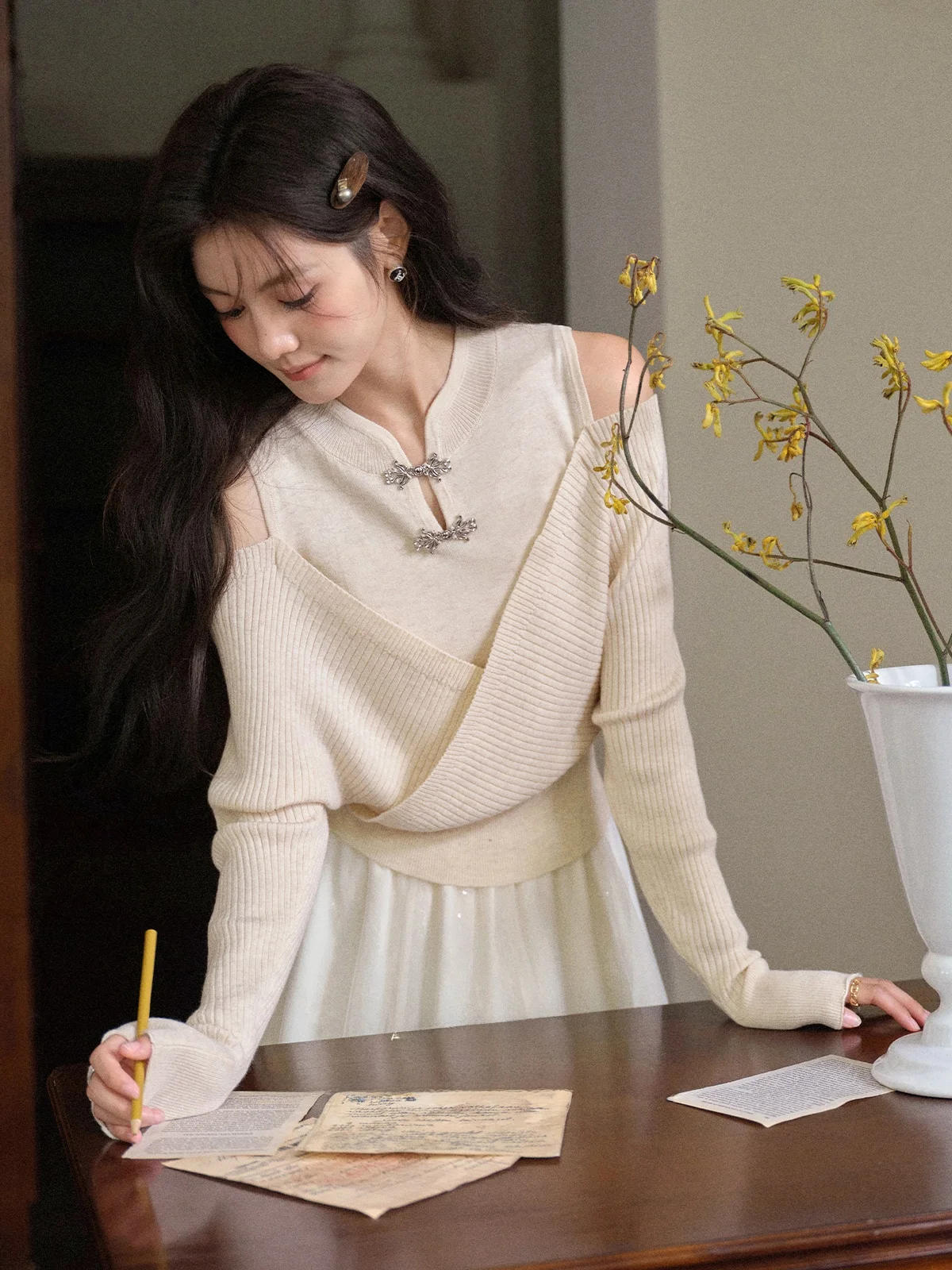 

South Deer Long Sve Knitted irt Women's oulder Exposure Spring Design Sensation Tea New Chinese Sle Pear Light Tawny