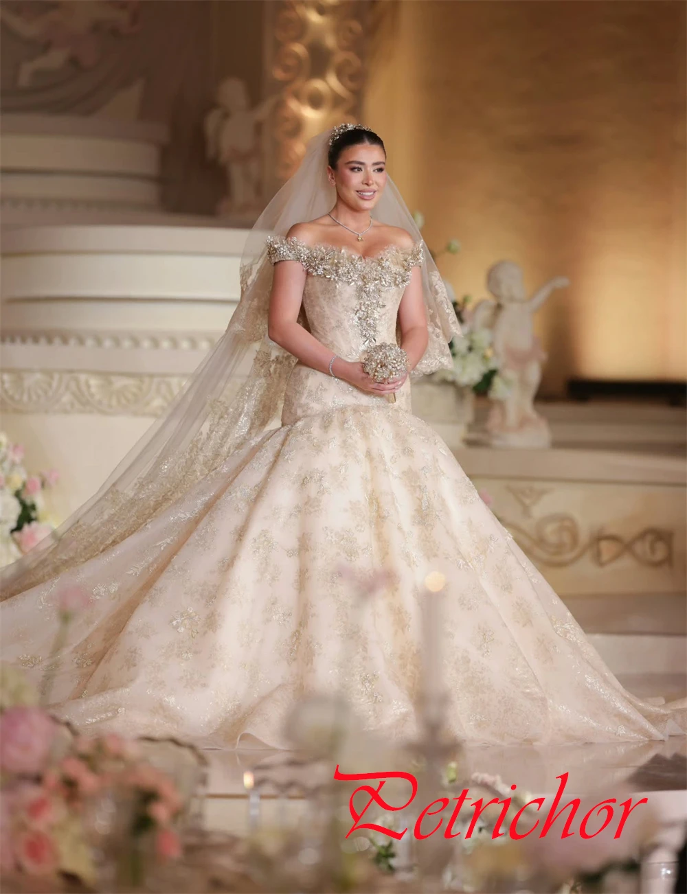 

Customized Exquisite White Organza Wedding Dress Simple Strapless Off the Shoulder Bridal Gowns Chapel Train Mermaid Dress