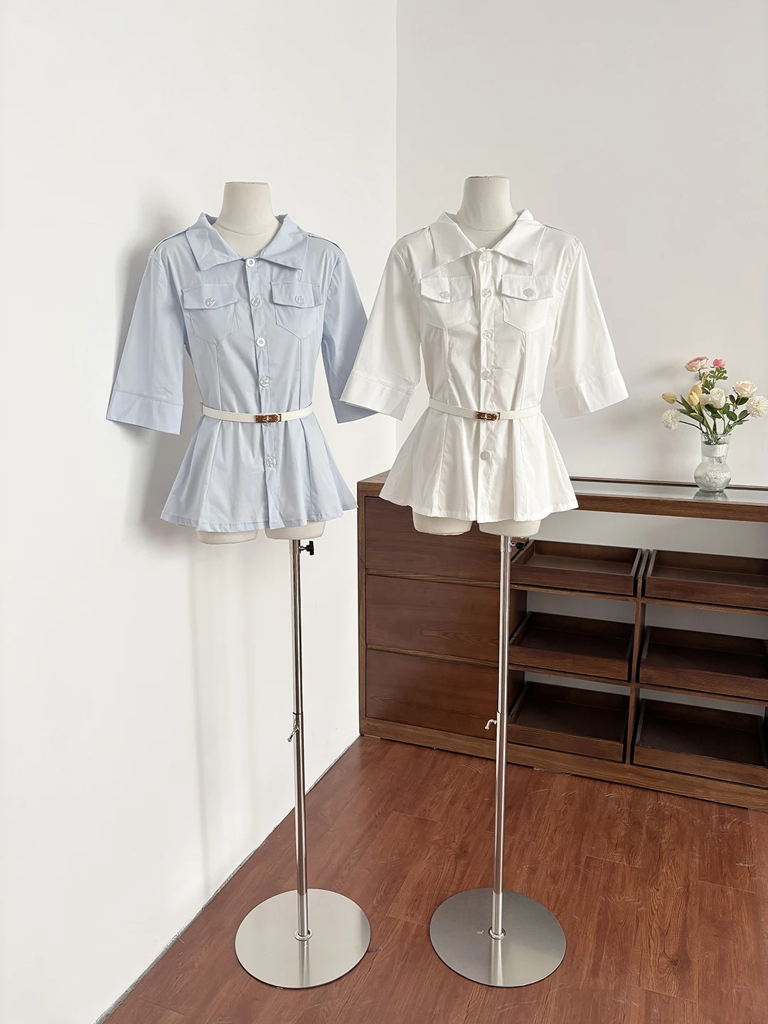 

Elegant Pure Color Neck Shirt Commute Style Slim Fit Women's Fashionable Top Polyester Fiber Short Sleeve Casual Shirt