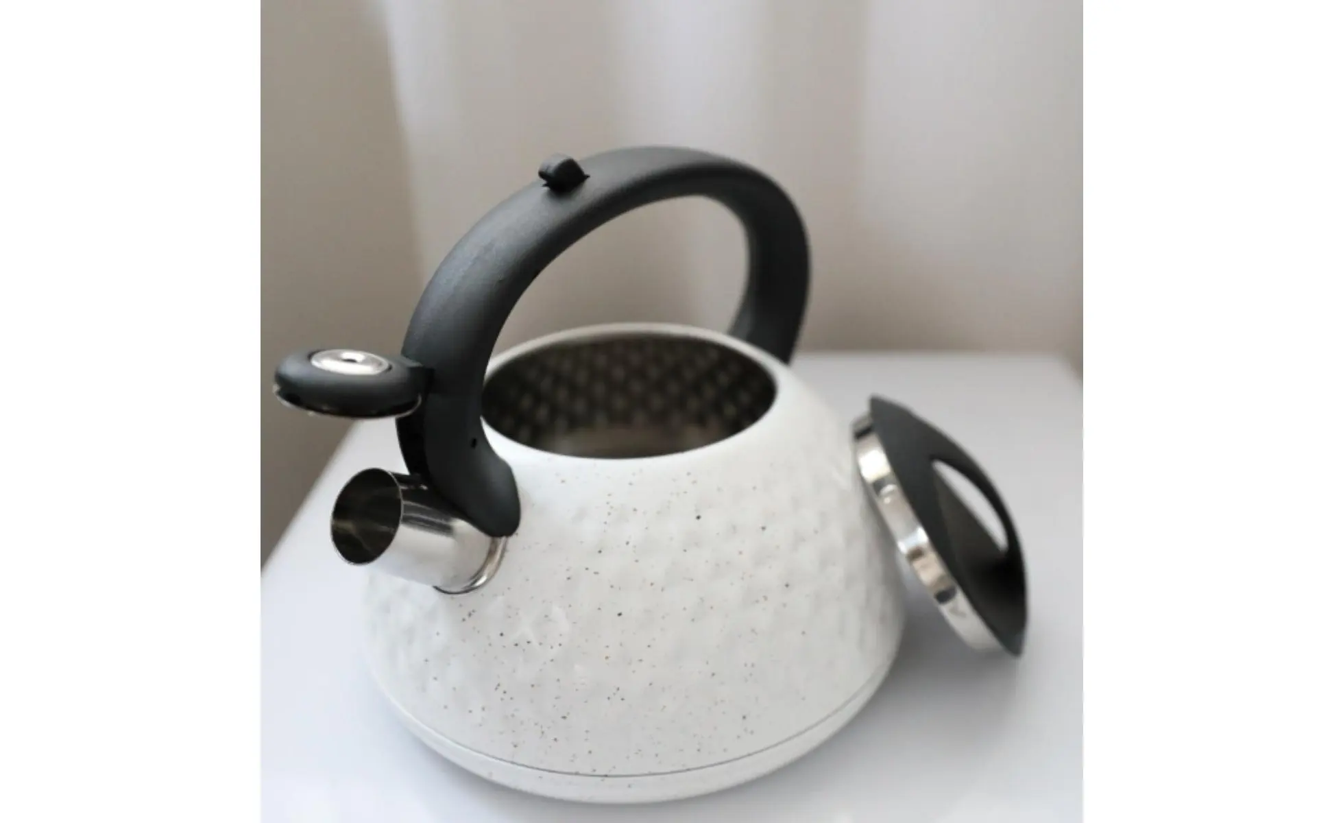 Stainless Steel Whistling Kettle Rust Proof Whistling Tea Kettle Household Cookware Fast Boiling Chemical-Free Safe Stainless Steel Whistling Kettle Rust Proof Whistling Tea Kettle Household Cookware Fast Boiling Chemical-Free Safe