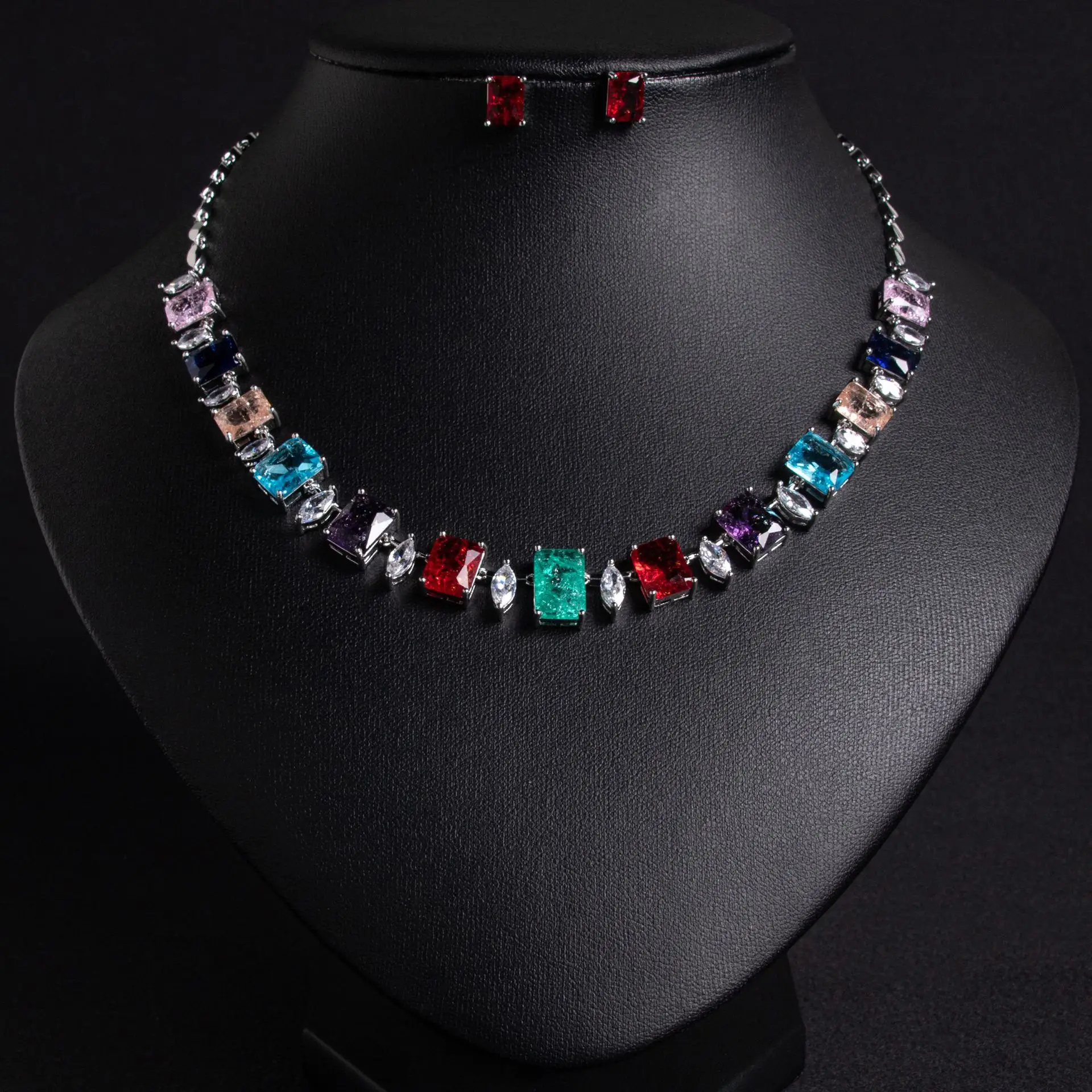 

Japan and Korea necklace female collarbone chain ins cold wind simple personality color zircon red earrings two-piece set