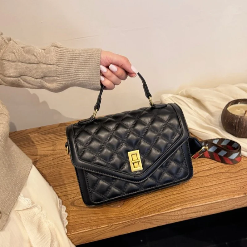 

Minimalist Unique Crossbody Handbag For Business Women With Solid Color And Elegant Leather Design