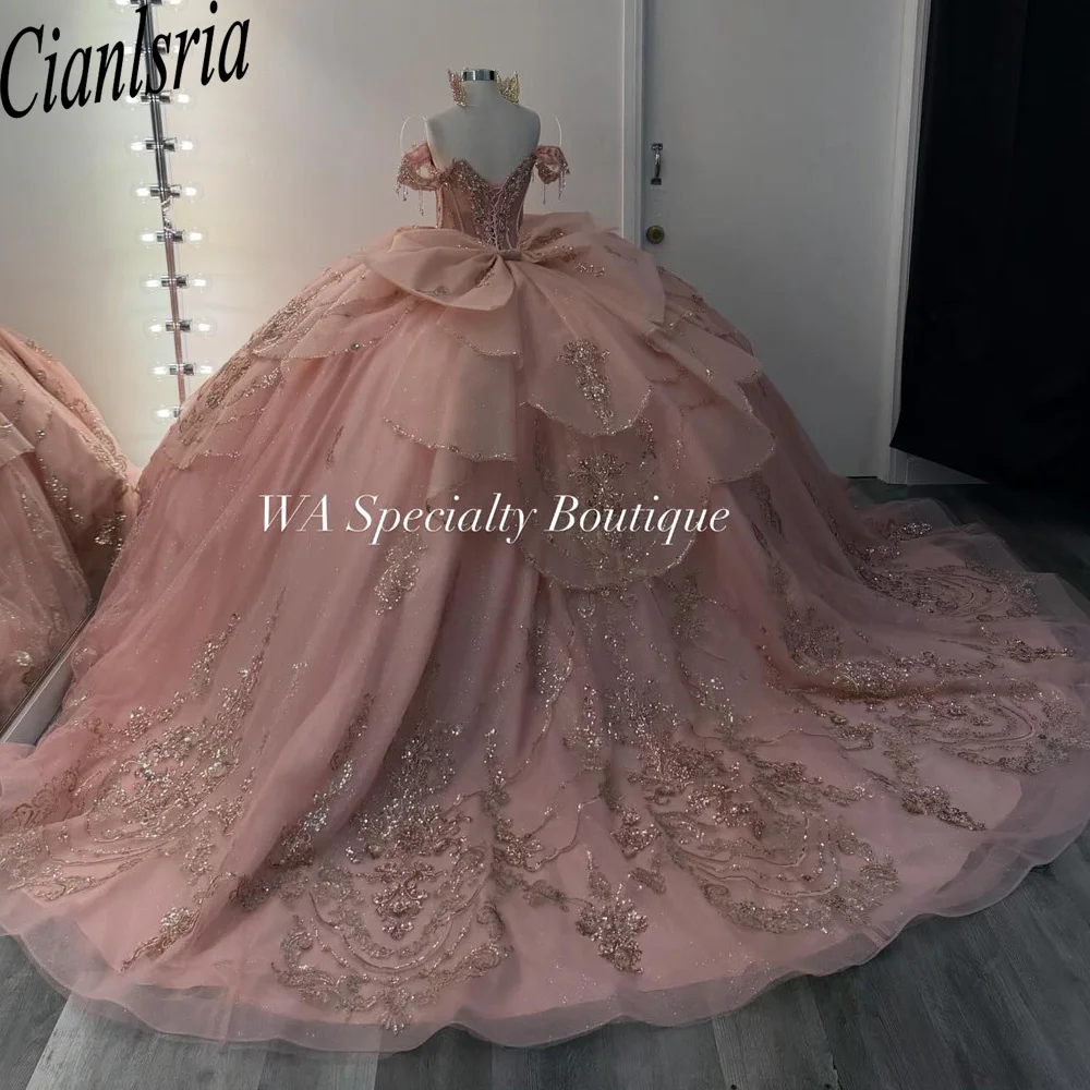 

Розовые платья для Кинсеаньеры 2026: бальное платье с кружевными аппликациями цвета розового золота, платье принцессы для Sweet 16, наряд для дня рождения, Vestido De 15