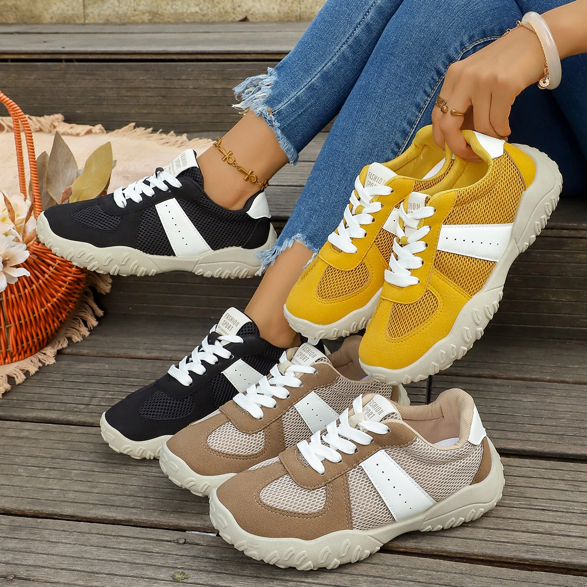 2026 New Mesh Breathable Anti-Slip Comfortable Sports Shoes Women's Spring and Summer Fashion Soft Sole Casual Sports Shoes