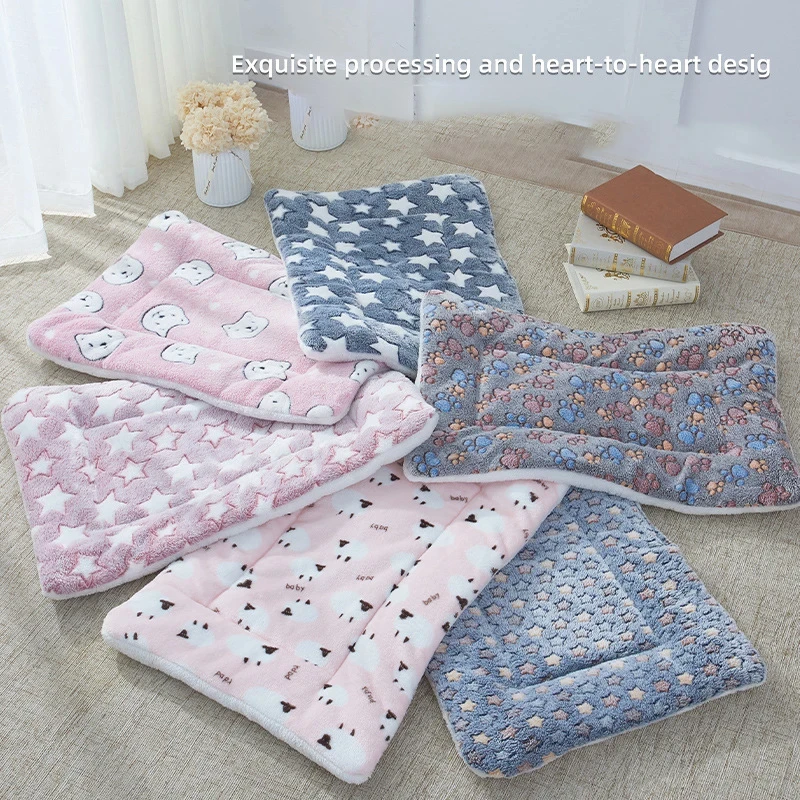 

Cozy Flannel Pet Sleeping Bed, Soft Dog Mat Cat Litter, Warm Sofa Cushion Mattress Blanket for Small & Large Dogs Winter Use