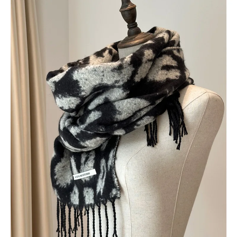 Fashion Spotted Leopard Imitate Cashmere Scarf Winter Women Wool Shawl Neckerchief