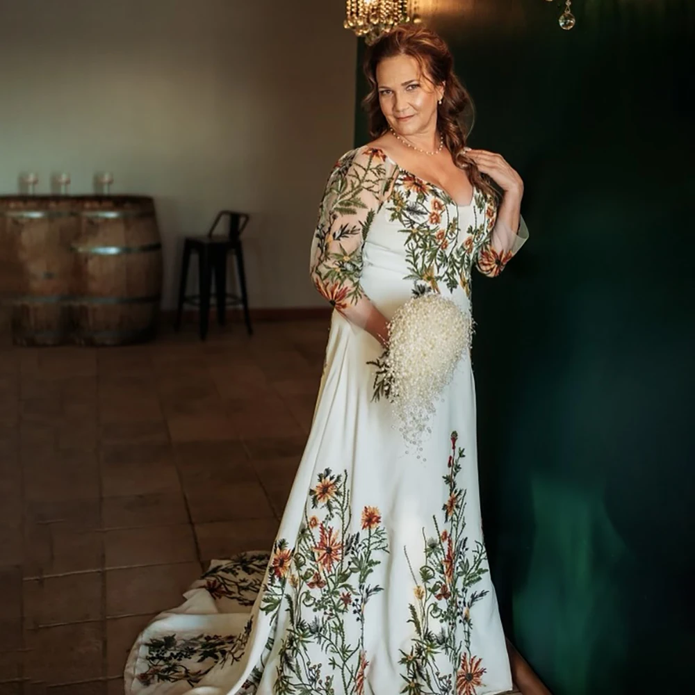 Plus Size Colorful Embroidery Puff Sleeves Boho Wedding Dress Wildflowers Customized Unique Three Quarter Sleeves Bridal Gowns