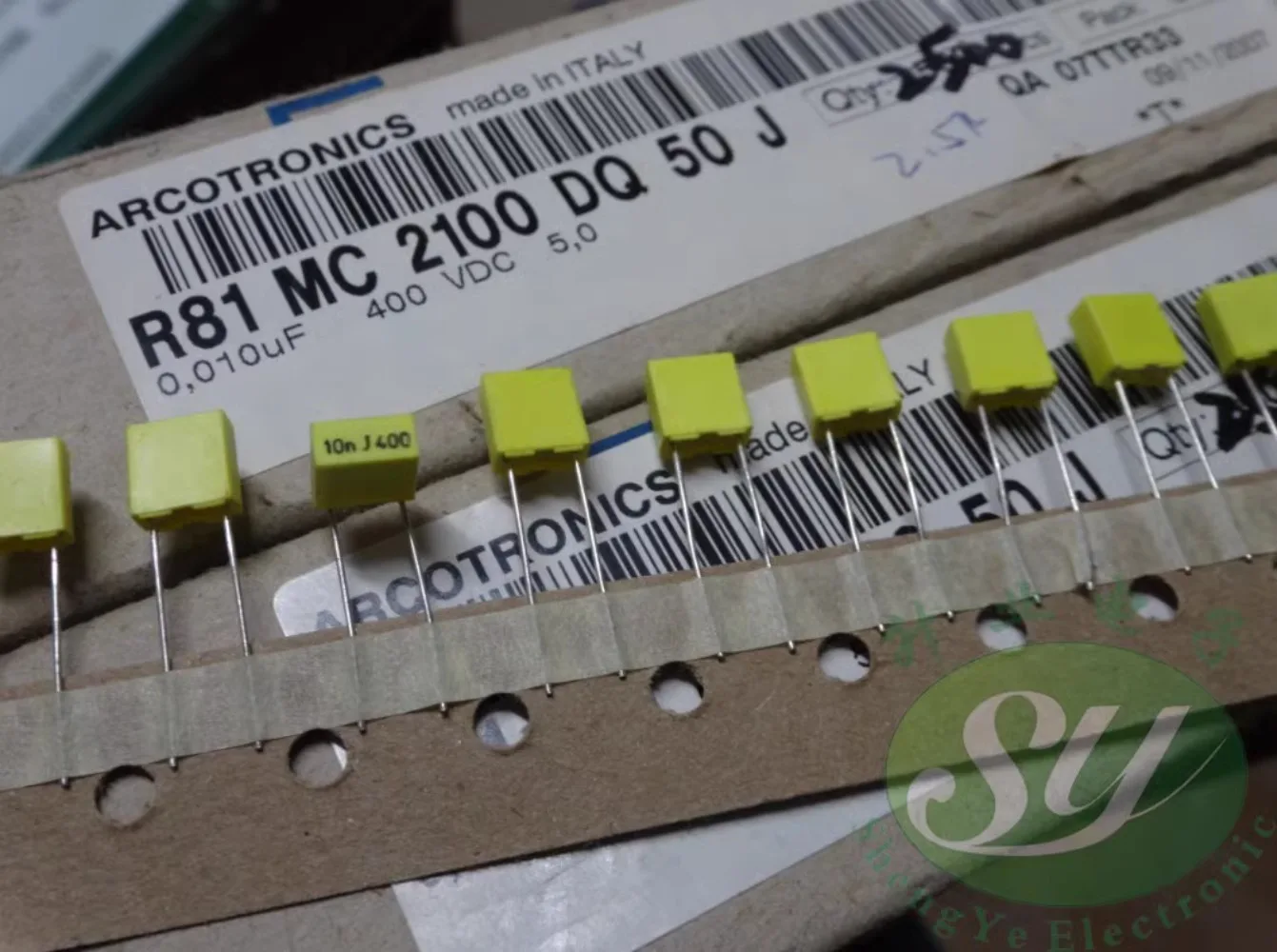 50PCS AV R81MC2100DQ 0.01uf/400v 10nf 103 New film capacitance 5MM