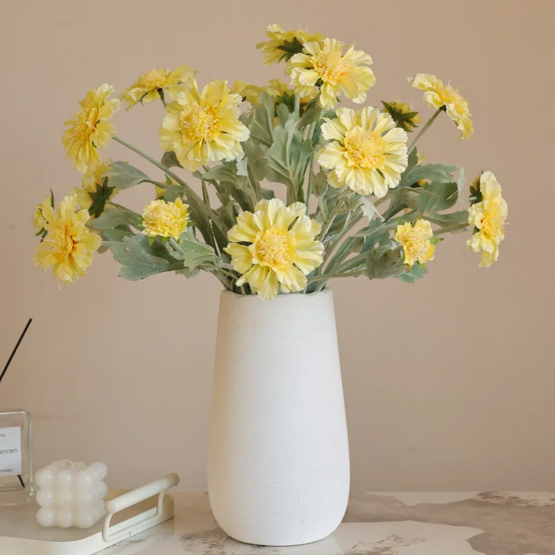 5-teiliges Set Künstliche 3-köpfige beflockte Gesang-Blumen Luxuriöse Heimdekoration Seidenblumen Hochzeitsstrauß Arrangement Ornamente Party-Blumen – Detail 5