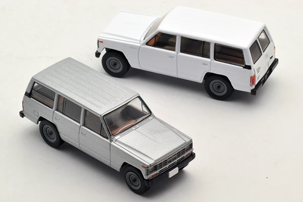 Tomytec 1:64 TLV N109 A/B/C/D Safari Extra Van DX Limited Edition Simulation Alloy Static Car Model Toy Gift