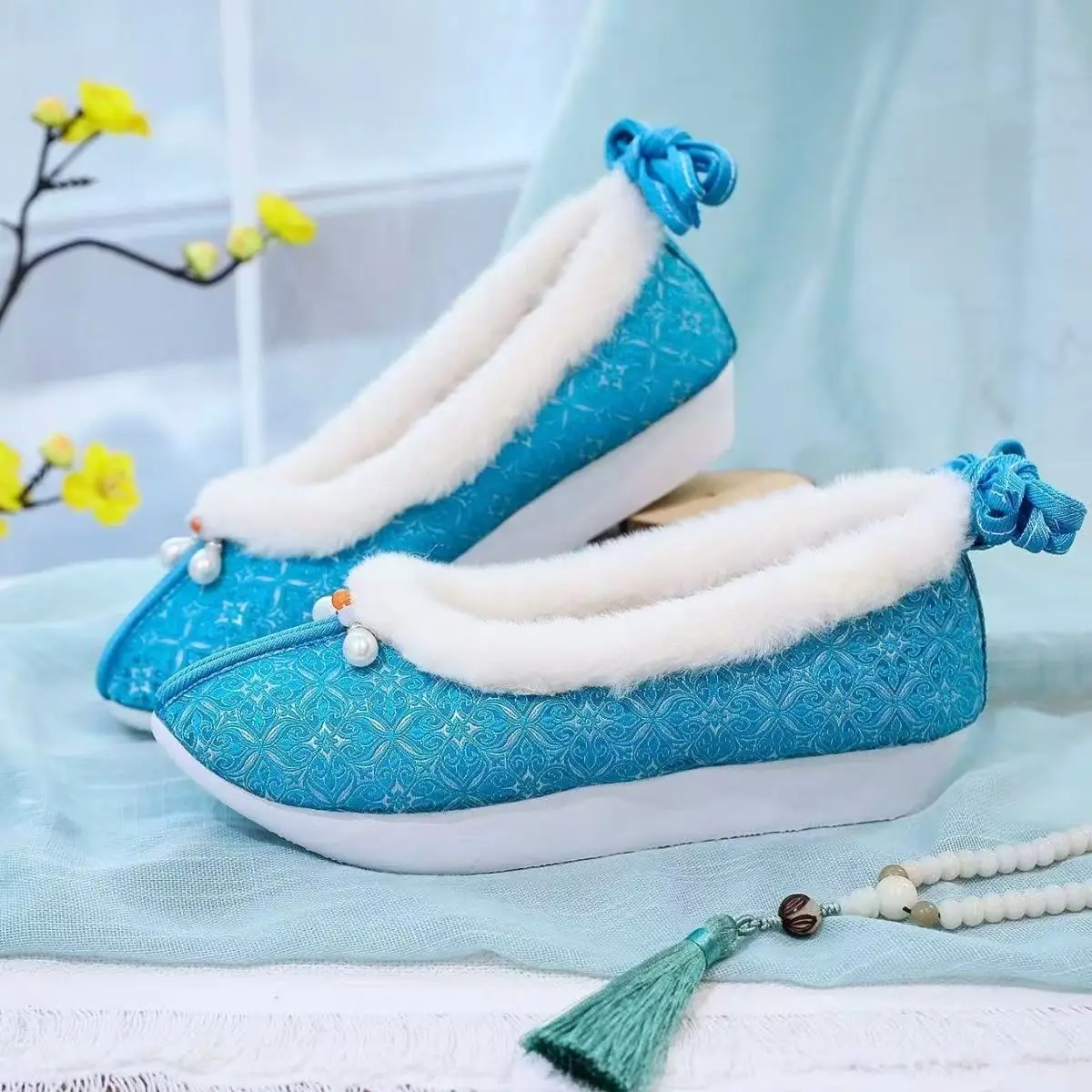 

Женские зимние хлопковые туфли в этническом стиле на плоской подошве с плюшевой подкладкой, утепленные, с ремешком на щиколотке, в стиле Ханьфу, модель Cloud Ascending