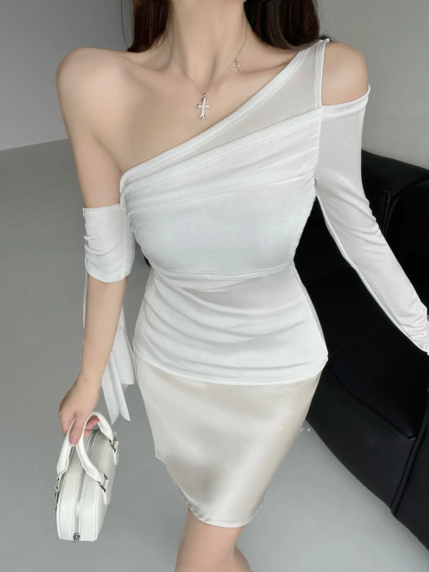 Sexy Long Sve T-irt Women's Slim Fit Waist Cinching Inner Wear Pure Desire Spicy Girl oulder Exposure Top for Spring S...