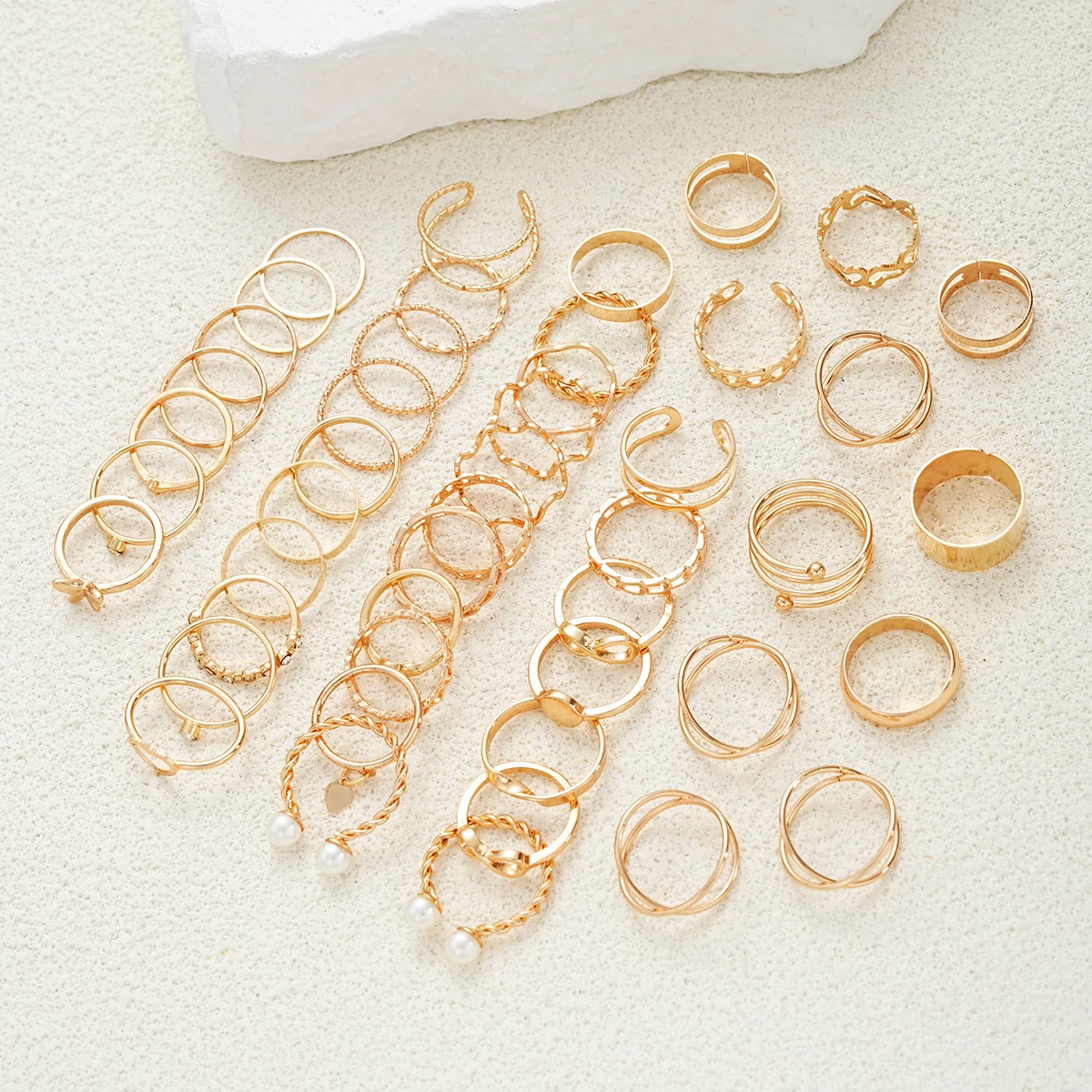 46 Pcs Metal Gold Color Rings Set Twist Hollow Rings for Women Pearl Vintage Butterfly Heart Rings 2024 Geometric Trendy Jewelry image 2