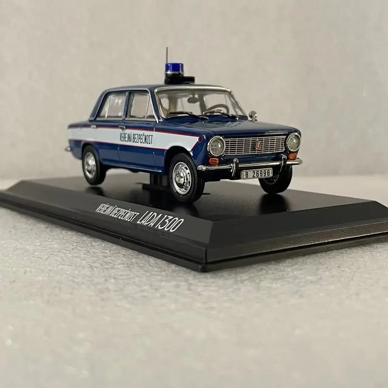 Polish Police Car Lada BA3 2101 Public Safety Vehicle 1:43 Scale Alloy Die-cast Police Car Model Toy Yellow Blue Hobby