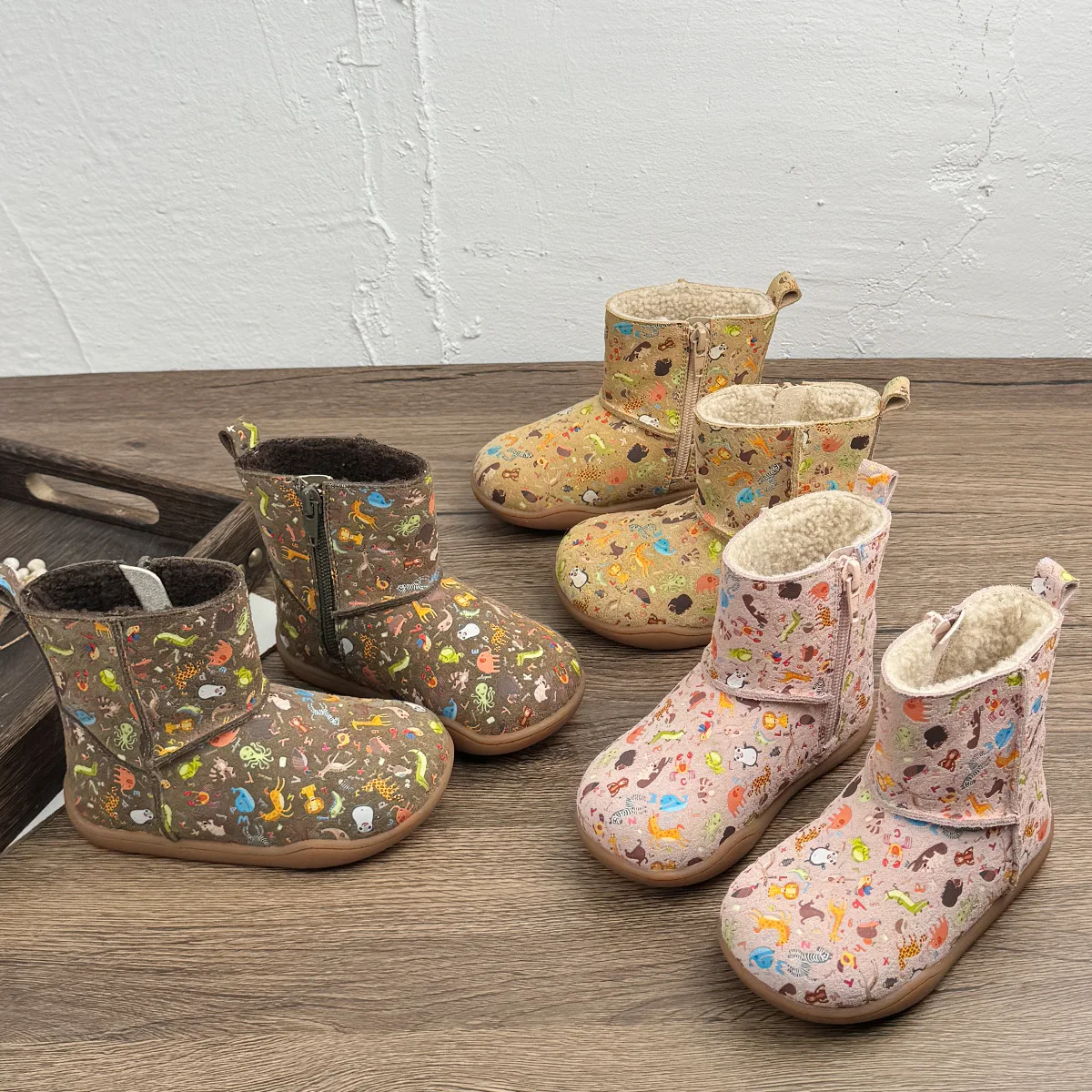 

Зимние зимние сапоги для девочек, замшевые кожаные детские модные ботинки с мультяшным принтом динозавра, обувь из натуральной кожи для маленьких мальчиков