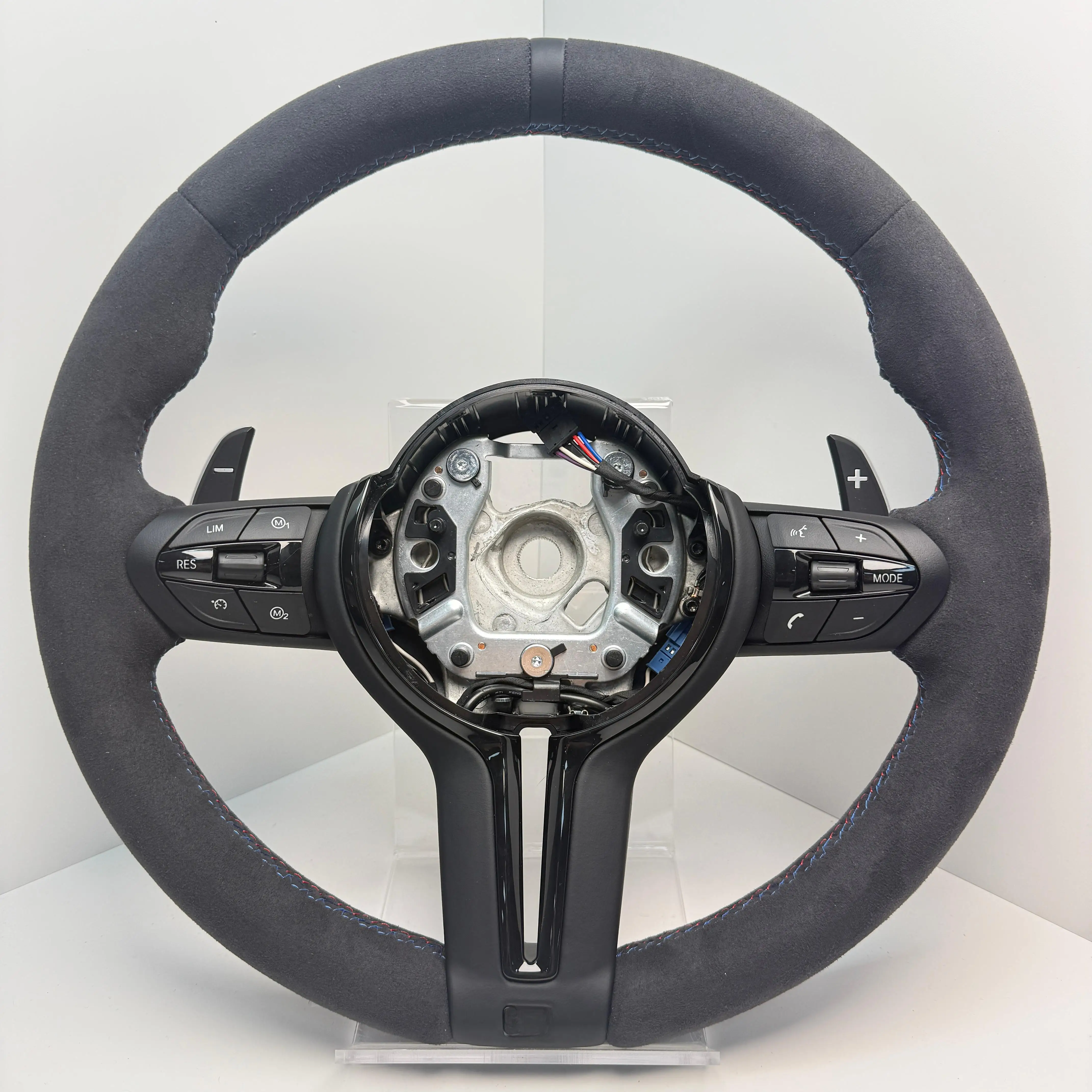 

With Black Top Strip M Sport Volant Steering Wheel for BMW F20 F21 F22 F30 F31 F32 F34 F35 F36 F15 F01 F10 F11 F12 F13 F06 F07