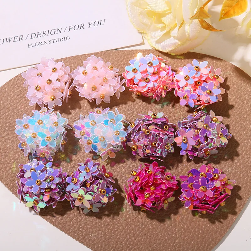 Clog Charms 1pc Holographic Sequin Flower Cluster Handwoven Beads for Clear Crystal Sandals Summer Waterproof Cute