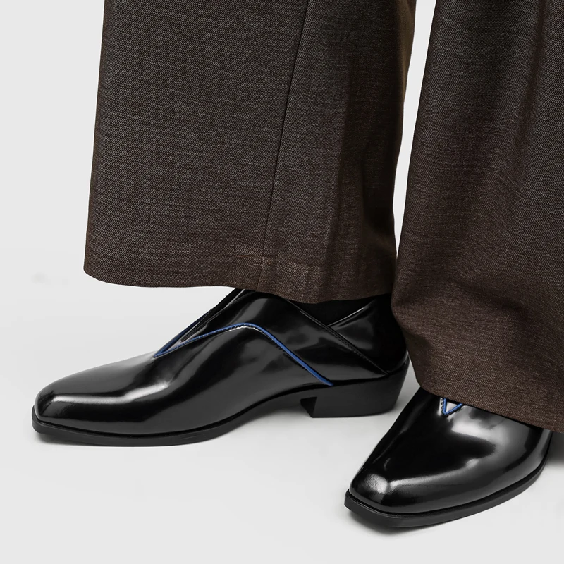 Bright V-shaped Slit Men Formal Shoes with Blue Line Border Pointed Personality Niche Design Trendy Fashion Style Men Shoes