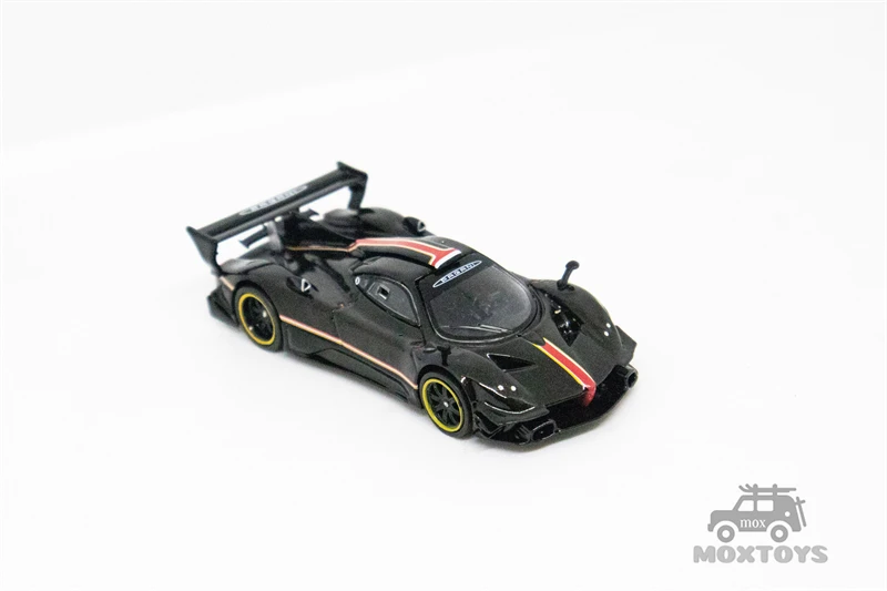 Tarmac Works 1:64 Pagani Zonda Revolución Nero Oro Black Diecast Model Car