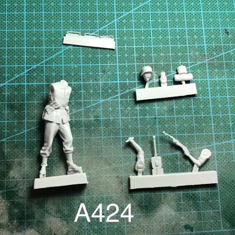 1/35 Resin Soldier Model Kits Figure GK Soldier Action Figure Military Themes Unassembled and Unpainted Kit