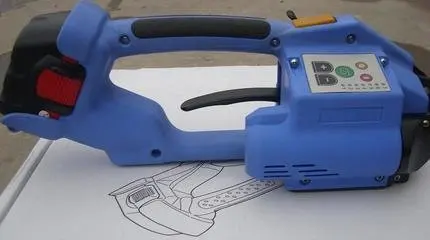 Immagine 3: Macchina per Imballaggio Portatile Senza Cinghie con Nastro Termofusibile a Sgancio Rapido, Macchina Industriale Manuale per Imballaggio