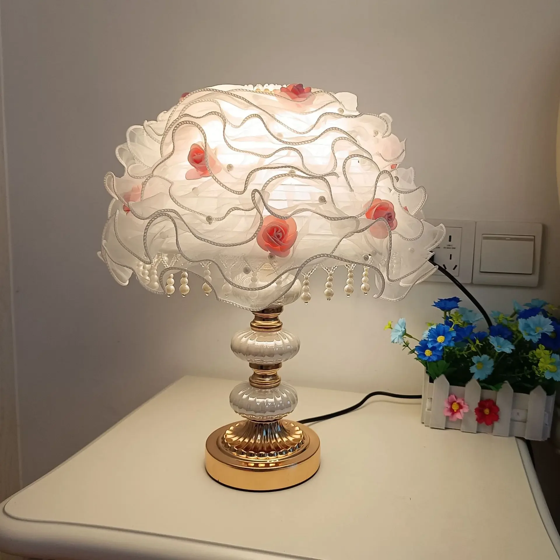 

Nice Creative Gauze Lampshade Table Lamps Romantic Atmosphere Night Lights