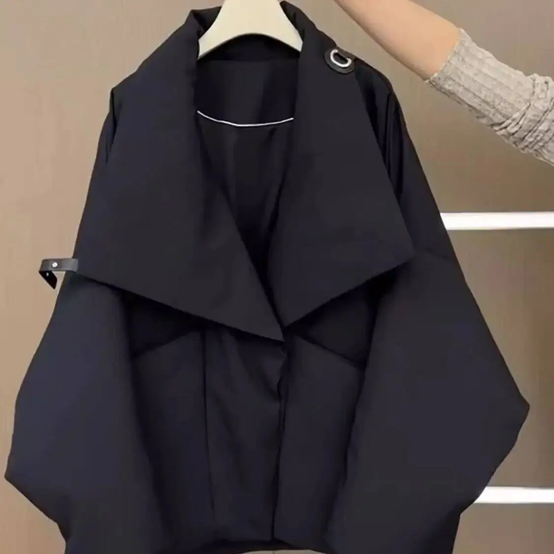 الفرنسية الأنيقة هيبورن نمط سميكة الدافئة طوق أسود سترة قطن المرأة ملابس خارجية شتوية جديدة تصميم عصري بسيط