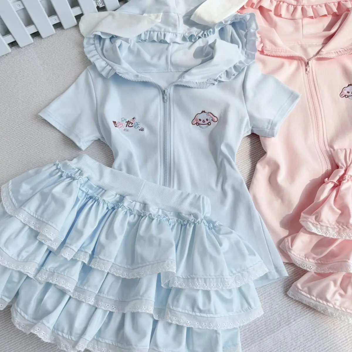 Japońskie zestawy: urocza dziewczyna, słodka spódniczka, krótki rękaw, urocza bluza z kapturem na zamek z kocimi uszkami + koronkowa elastyczna spódniczka mini, 2-częściowe zestawy, styl Y2k.