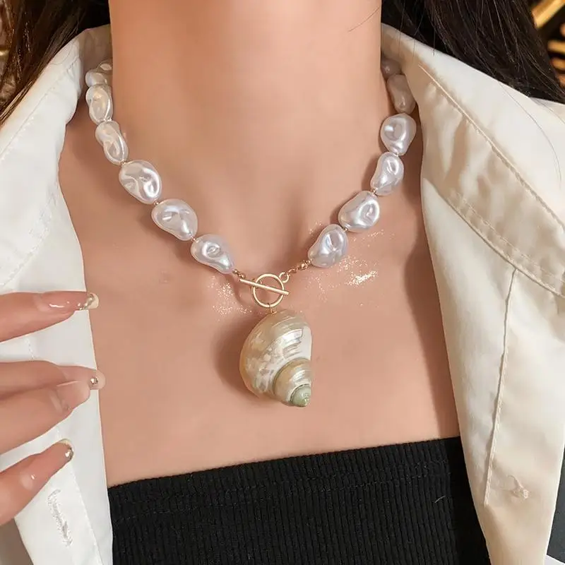 Chic Baroque Pearls Necklace with Distinctive Conch Shell Starfish Design; Women's Retro Vacation Style Jewelry