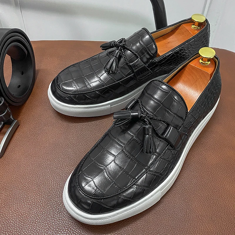 

Men's casual loafers Comfortable versatile daily style office work Fashion Party plus size Trendy outdoor shoes board shoes