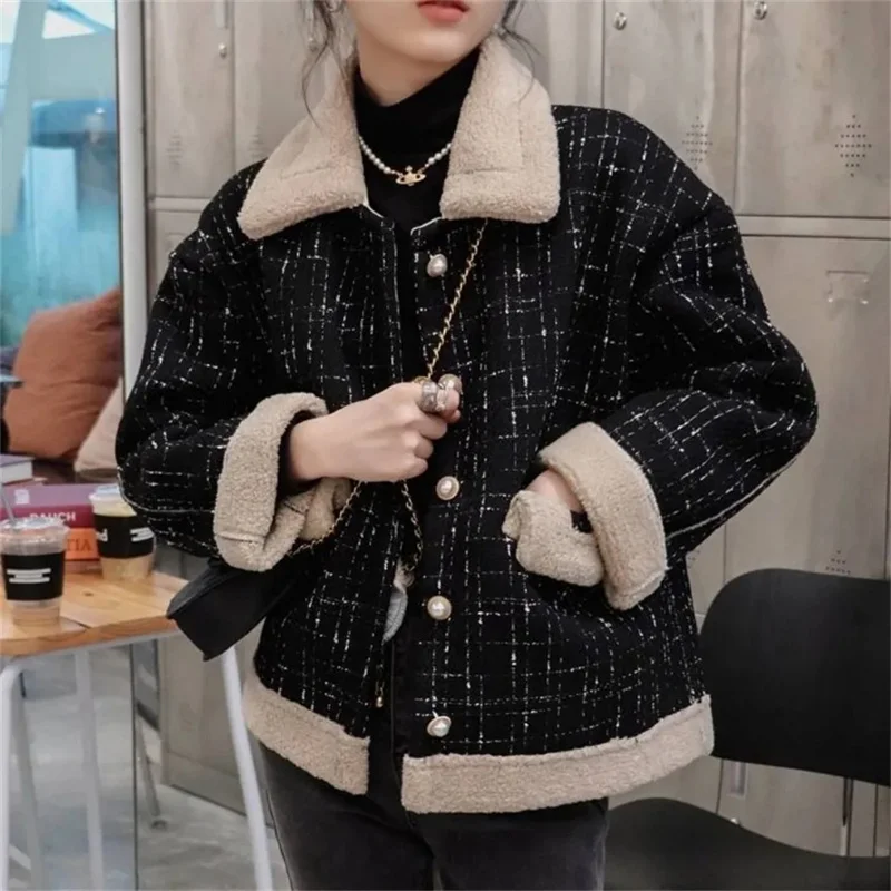 

Black Splicing Fashion Lamb Wool Jacket 2026 Autumn and Winter New Versatile Plush Thickened Small Top Wool Short Coat Female