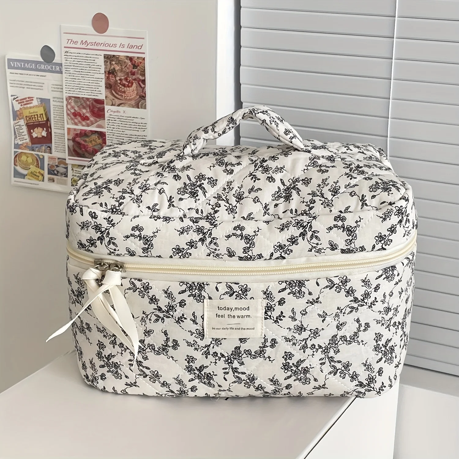

4pcs Floral Cosmetic Bag Set for Women Cute Korean Style Large Capacity Portable Travel Organizer Bags in Black White Durable