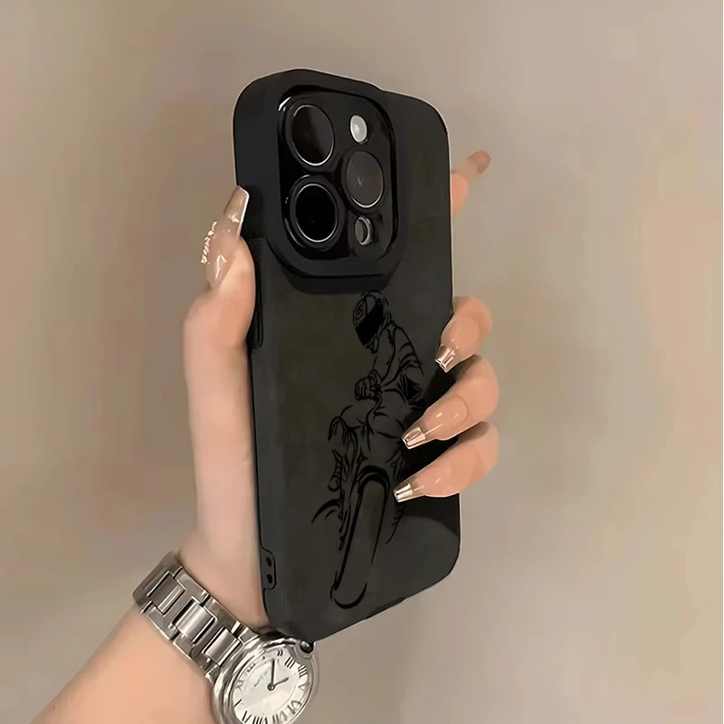 Coole Biker-Handyhülle für iPhone 17 AIR Pro Max 16E 15Plus 14 13 Mini 12 11 AIR XS XR XS im Motorradfahrer-Stil – Detail 2