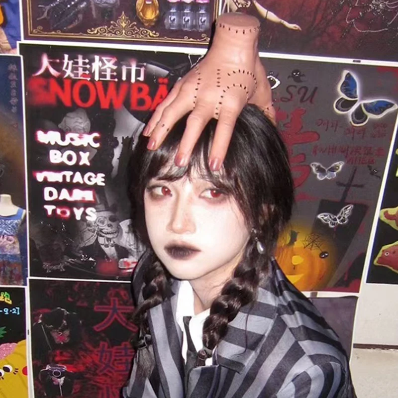 

Среда Аддамс Вещь Косплей Аддамс Семья Рука Аниме Kawaii Шрам Руки Брелок ПВХ Подвеска Подарки Декор Стола