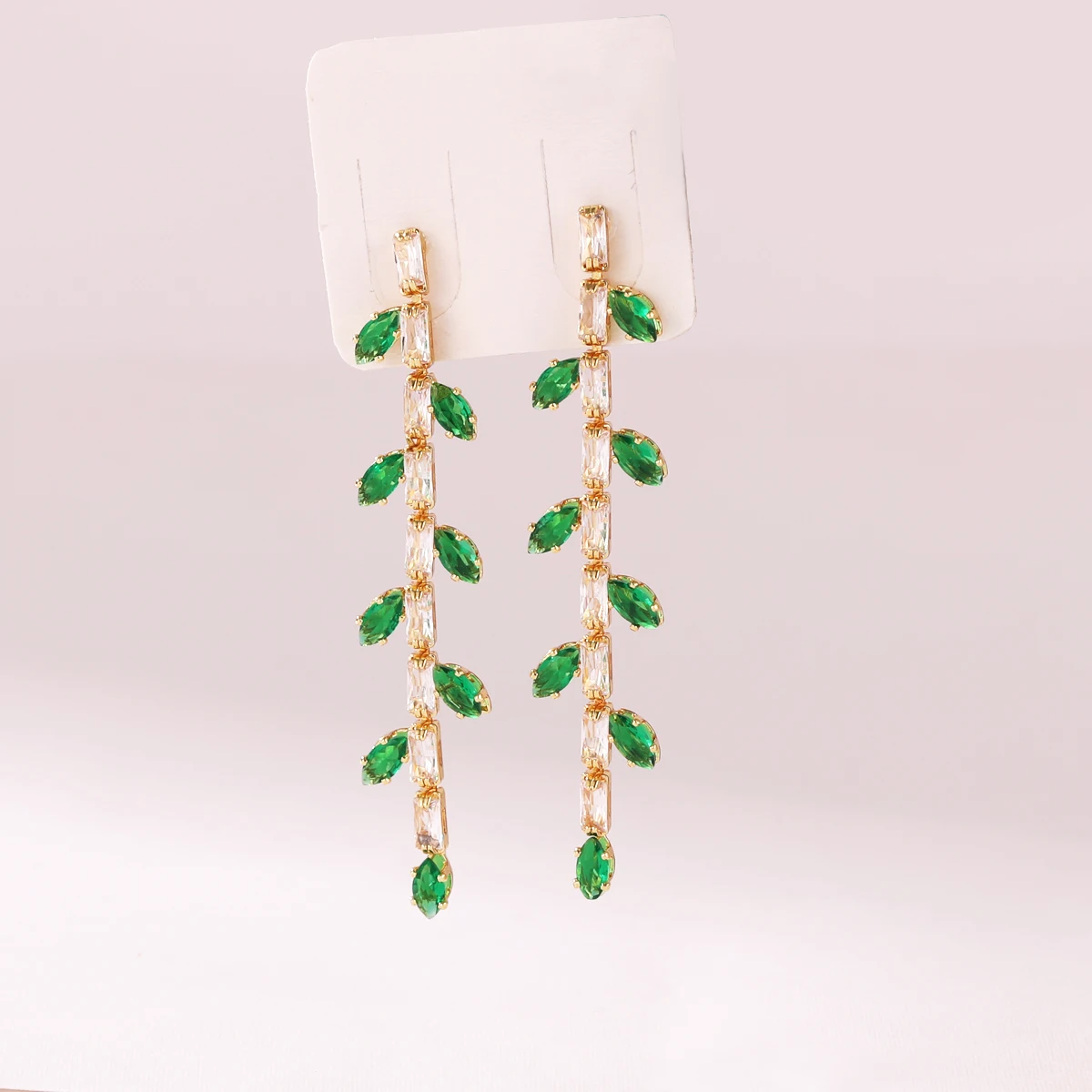 Funkelnde Hochwertige Grüne Kubische Zirkonia Blatt-Ohrringe für Frauen Weiße Grüne CZ Tennis Braut Hochzeit Party Schmuck Geschenk