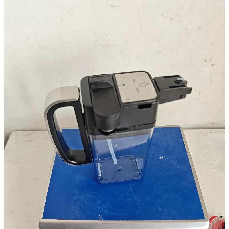 

Подходит для кофемашин HD8927, HD8975, HD8977, аксессуары для чашек для молока и сока.