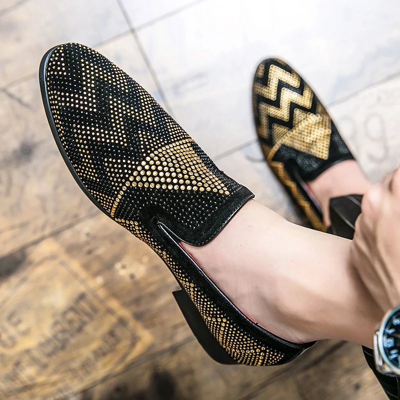 2022 NEW Pointed Toe Embroidery Rhinestone Flat Shoes For Men Male Wedding Dress Prom Homecoming Shoes Zapatos Hombre Vestir