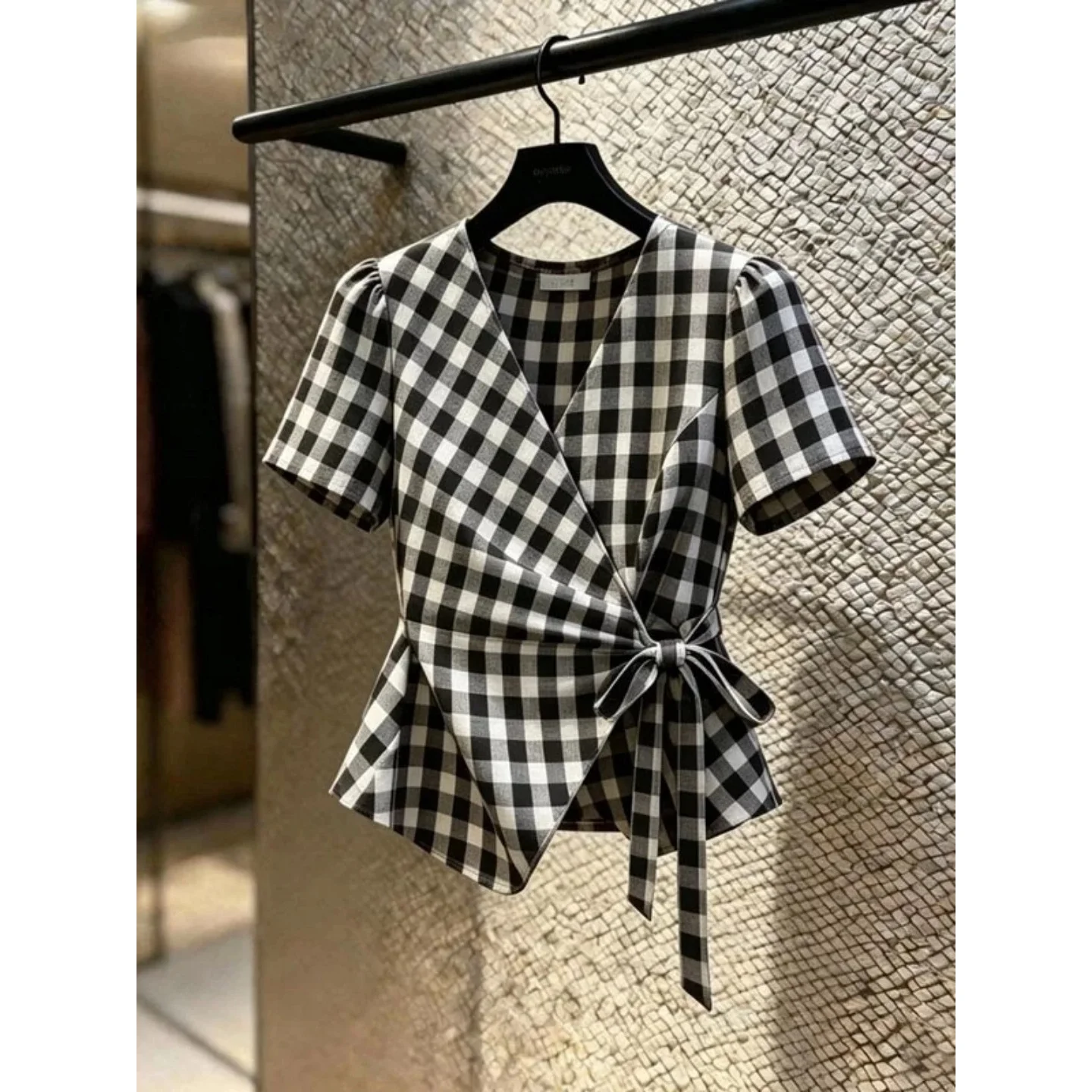 

Chao Level Recommendation! Korean Style Commuter Plaid Shirt Women's Style 2026 New Summer Shoulder T-Shirt Top V-Neck Short ...
