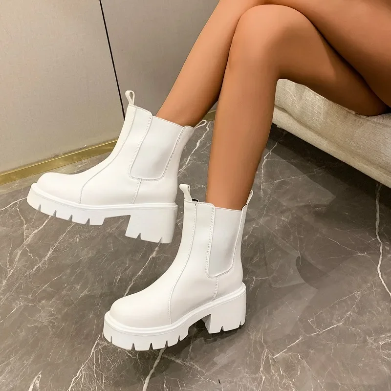 2024 New Design Women's Fashion Punk Fashion Boots Solid Color Handsome Thick Sole High Top Short Boots