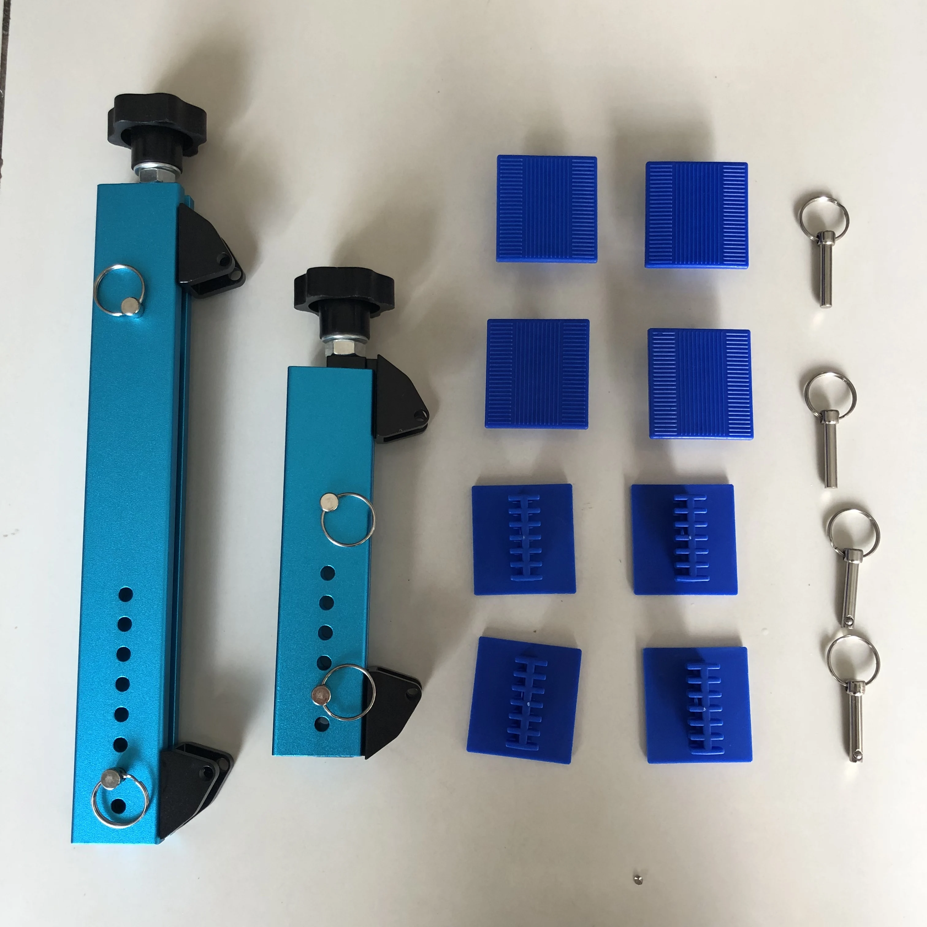 車体のへこみ修理用、外側サポートツール付き分割型板金拡張器