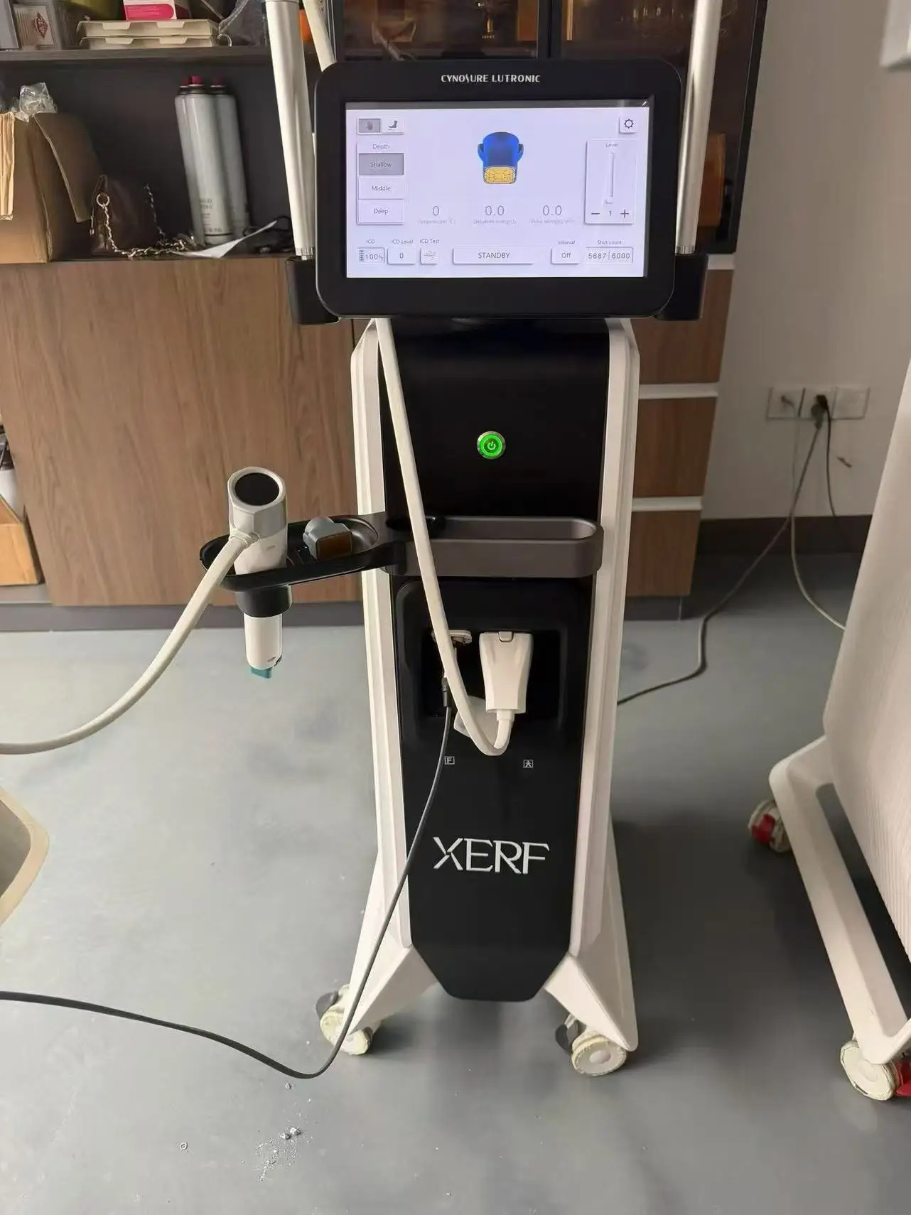 6.78MHz + 2MHz Non-invasive Standing XERF Dual Frequency Structural Face Lifting Skin Rejuvenation Beauty Salon Use Machine
