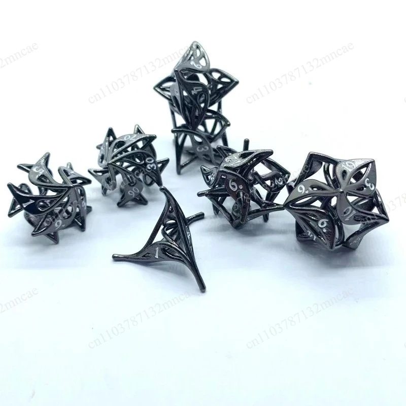 

D20 D12 D10 D100 D8 D6 D4 DND PRG Flower Metal Hollowed-out Dice Metal Hollowed-out Dice