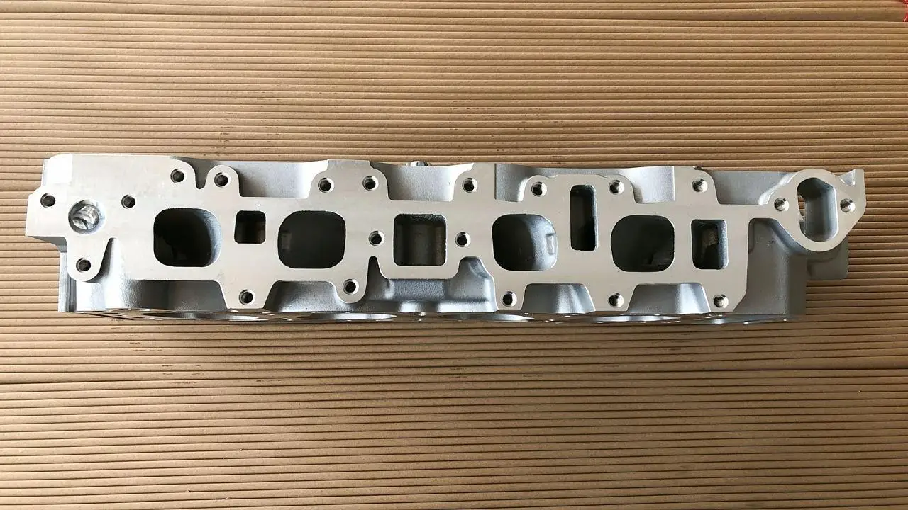 Auto Parts Cylinder Head Assembly Complete Cylinder Head For 2.4L 22R 4RUNNER CELICA CRESSIDA 11101-35080 AMC910070 AMC910170