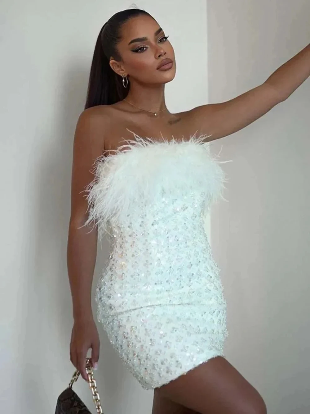 

Women Sexy Strapless Feather Sequins Beading Mini Dress 2024 Celebrity White Elegant Party Evening Stage Performane Costume