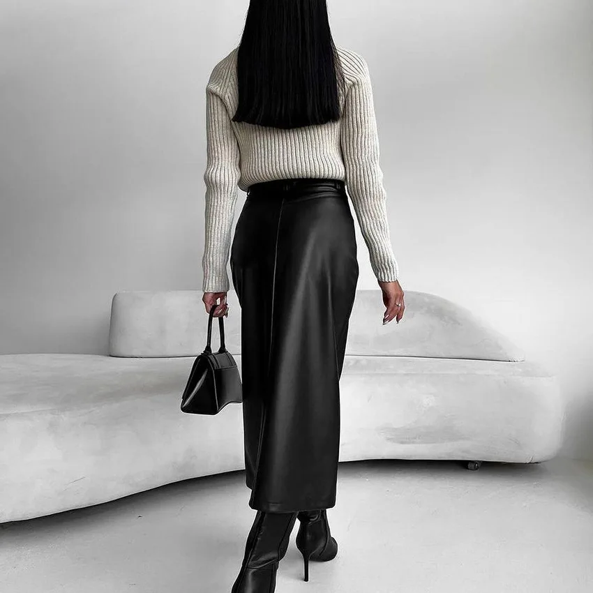 Fleece-lined Pu Leather Skirt With A Fatigue Design, Women's Fashion, 2026 Spring/summer. New Collection Femme Lace Bandage Y2k、