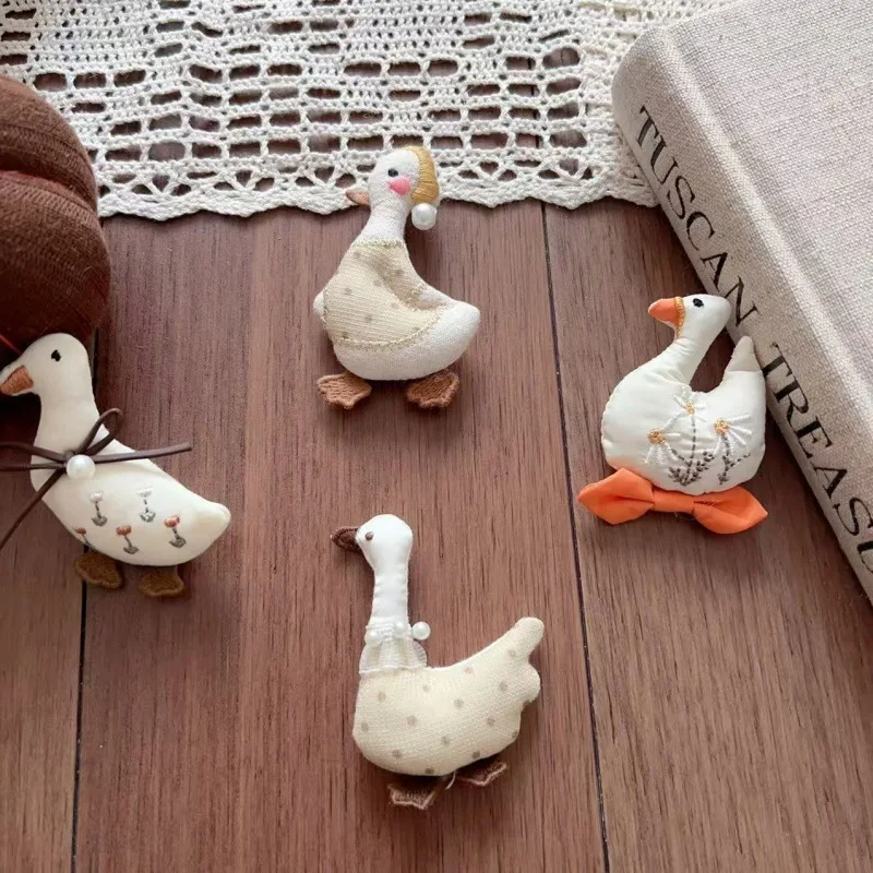 

Premium Stuffed Fabric Cartoon Duck Plush Toy Hair Brooch Pin Handmade DIY for Bag Pendant Clothing Trim