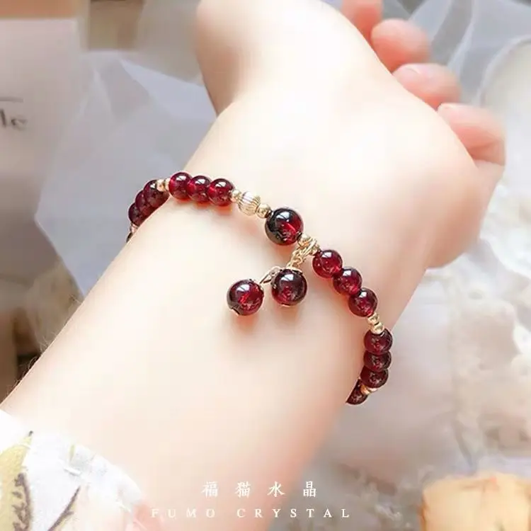 Natürlicher Granat hilft Liebe Schönheit Frau Stein Schönheit Wangfu Glück Benmingnian Frieden Armband Premium Geschenk von bösen Geistern